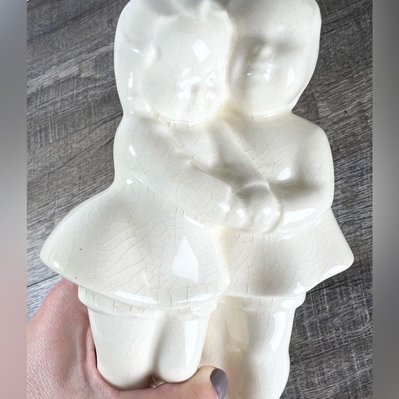 Vintage 1950s Cream Girl & Boy Vase Planter Shawnee Pottery crazed Cottage - Picture 9 of 11
